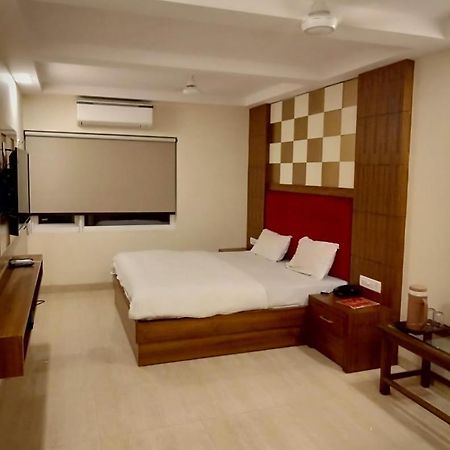 Hotel Avtar @New Delhi Railway Station Exterior photo